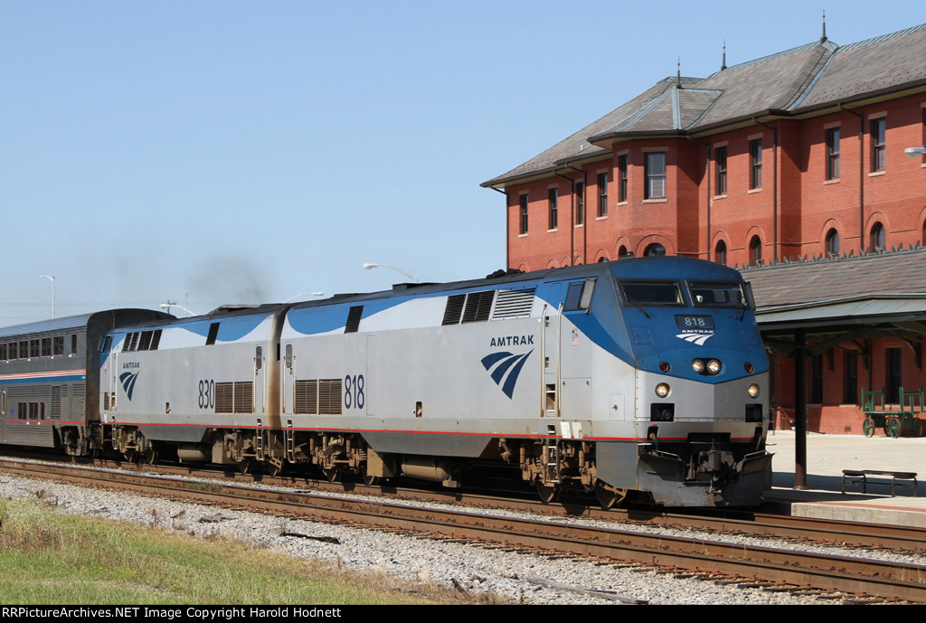 AMTK 818 & 830 bring train P052 to a rare station stop